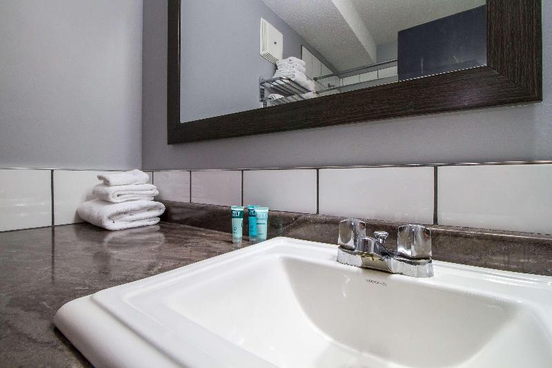 キングサイズベッドのスタンダードルーム, Stoke Hotel Surestay Collection By Best Western