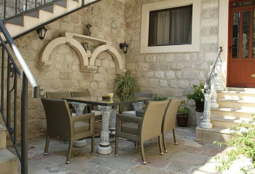 سوئیت کلاسیک, Villa Ivana