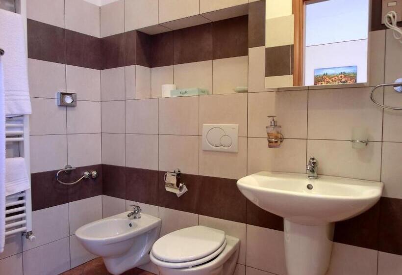 Quarto Estandar, Agriturismo La Pietriccia