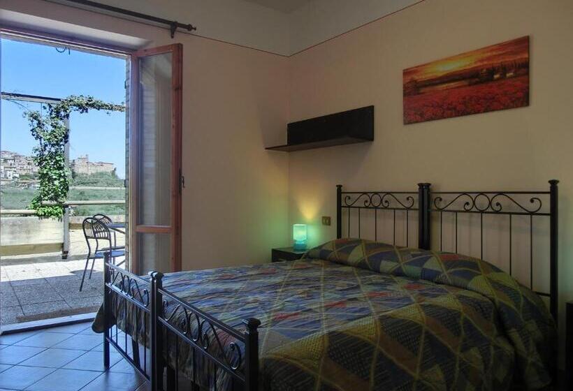 Quarto Standard com Terraço, Agriturismo La Pietriccia