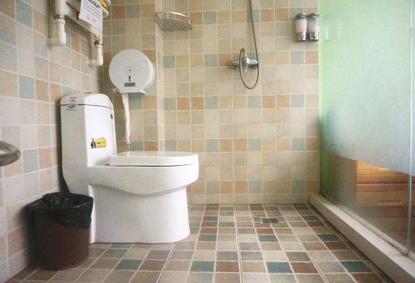 스탠다드 룸, Buzz Lightyear Youth Hostel