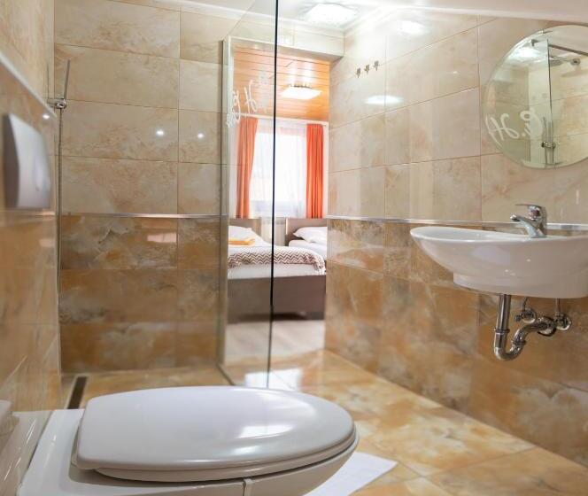 اتاق خانوادگی, Guest House ćiro