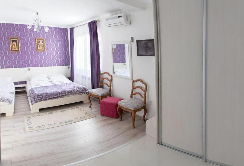 اتاق استاندارد سه نفره, Guest House ćiro