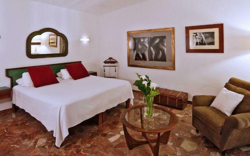 Номер Стандарт, Punta Sur