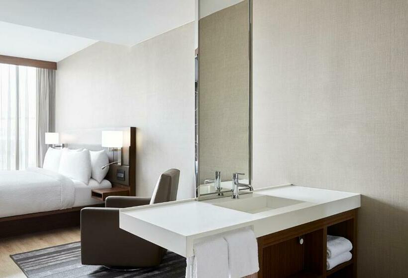اتاق سوپریور با تخت بزرگ, Ac Hotel By Marriott Raleigh North Hills