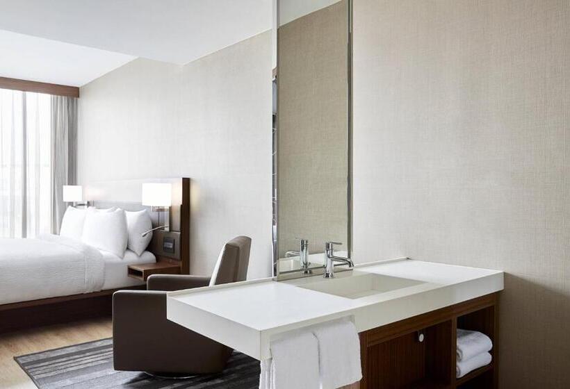 اتاق سوپریور با تخت بزرگ, Ac Hotel By Marriott Raleigh North Hills