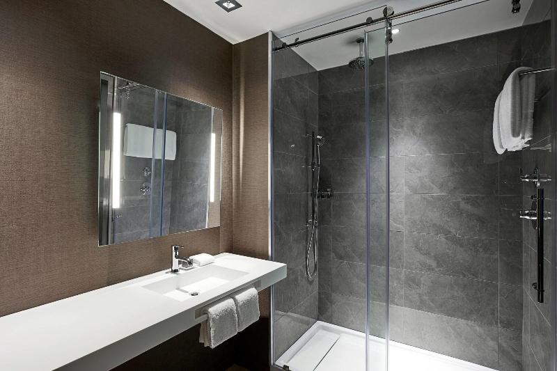 اتاق استاندارد با تخت بزرگ, Ac Hotel By Marriott Raleigh North Hills