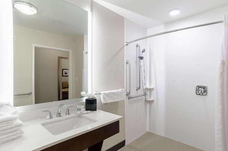 스위트, Comfort Suites Loveland