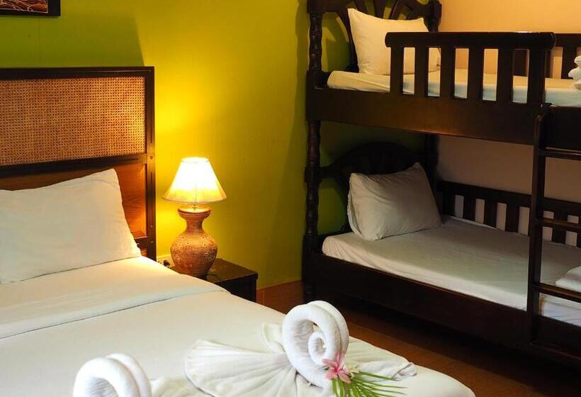 بنگله خانوادگی, Koh Chang Bailan Beach Resort