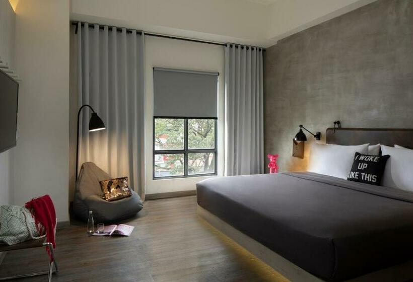 Номер Стандартный Кровать Куин, Moxy Bandung
