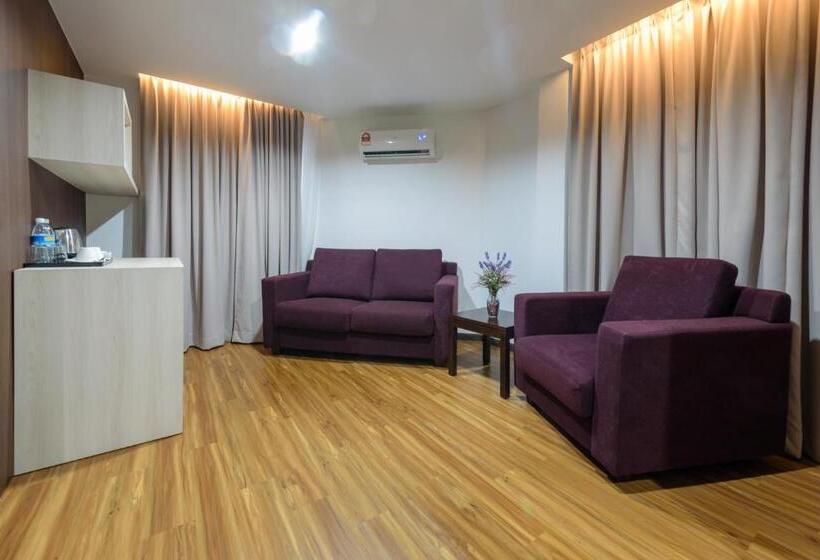 جناح, Samudra Hotel Kuching