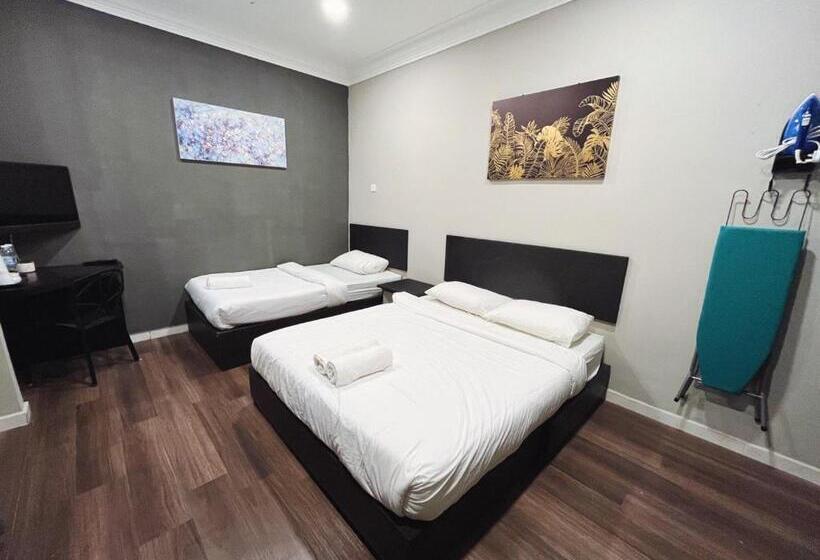 اتاق استاندارد سه نفره, Melur Inn, Tok Jembal