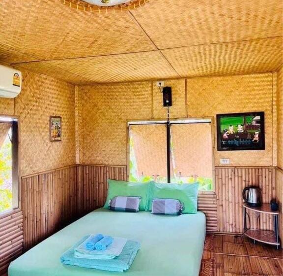 Номер Стандарт с Балконом, Kratomrimtung Homestay กระท่อมริมทุ่งโฮมสเตย์