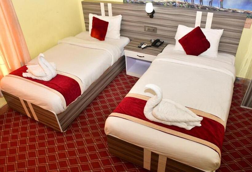 اتاق کلاسیک سه تخته, Jiyan Hospitality Pvt.ltd