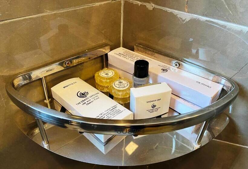 Номер Deluxe, The Grand Sarovar Inn And Suites