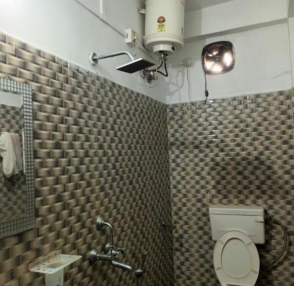 标准间, Suryalaxmi Guest House