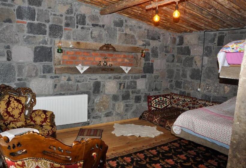 Номер Стандарт Трехместный, Doğunun Taş Evleri