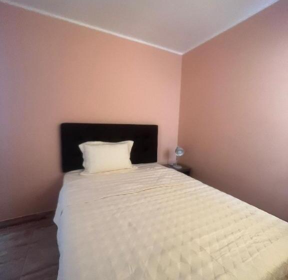 اتاق استاندارد, Cardos Hostal