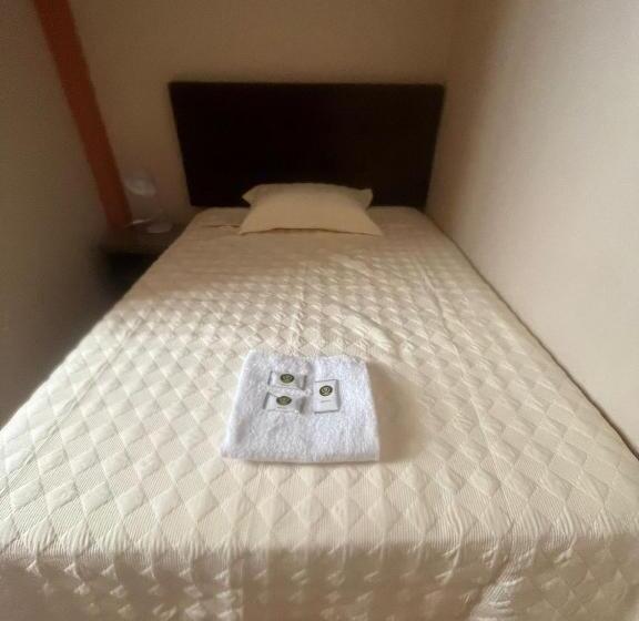 اتاق استاندارد, Cardos Hostal