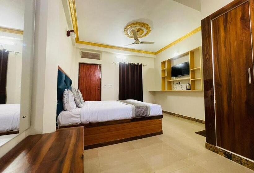 Номер Стандарт, Boss Palace