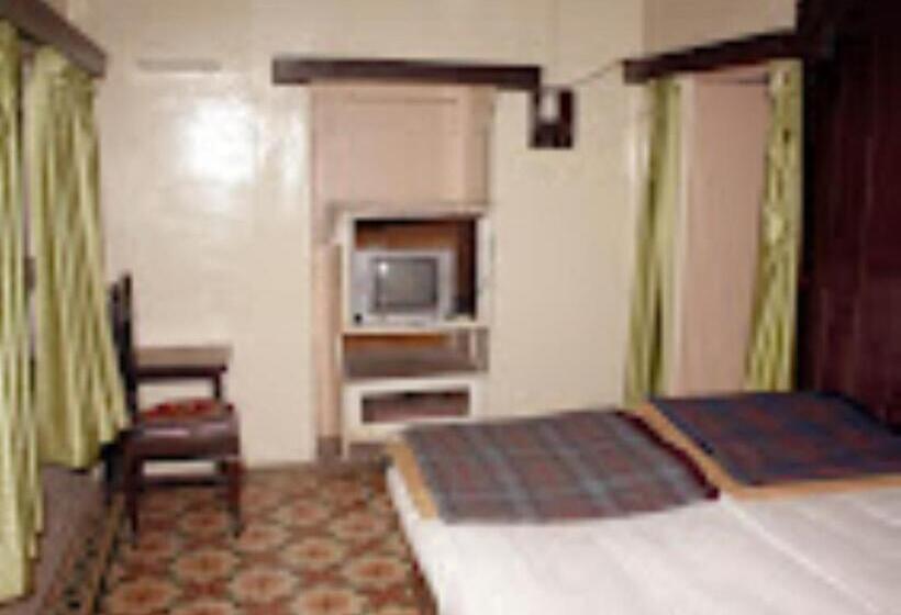 חדר סטנדרט לארבעה, Agra Hotel , Mathura