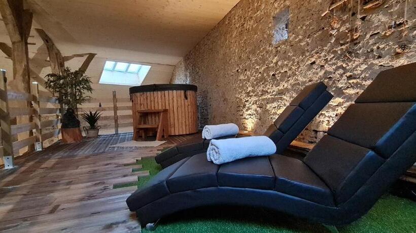 Люкс с гидромассажем, La Cabane Et Spa Chez Jules