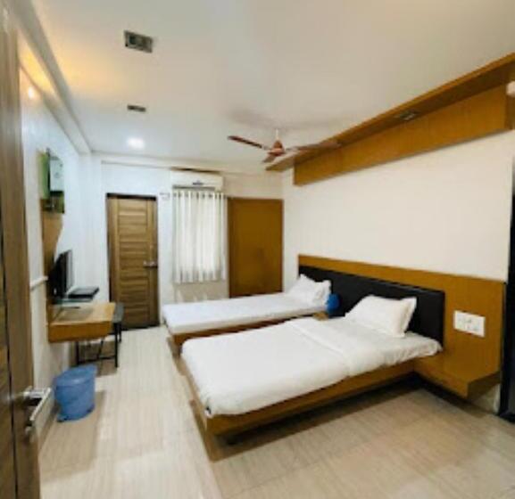 Номер Deluxe, Holiday Pride Aurangabad
