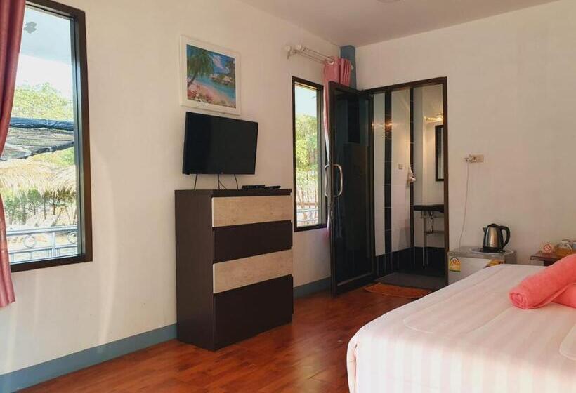 Номер Стандарт Вид на Бассейн, Huai Ngu Farm Stay