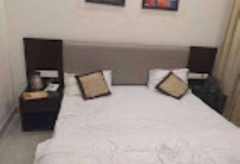 Номер Стандарт, Madhav Muskan Residency , Mathura