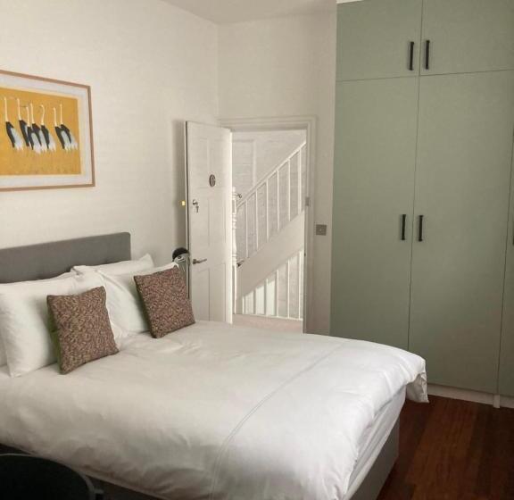 Номер Стандарт, Private Double Room With Ensuite, No Breakfast, Truro City Centre