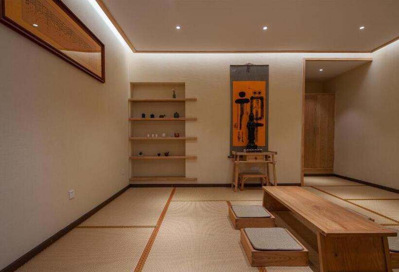 Четырехместный Номер Стандарт, Lijiang Man She   Snow Mountain View Designer B&b