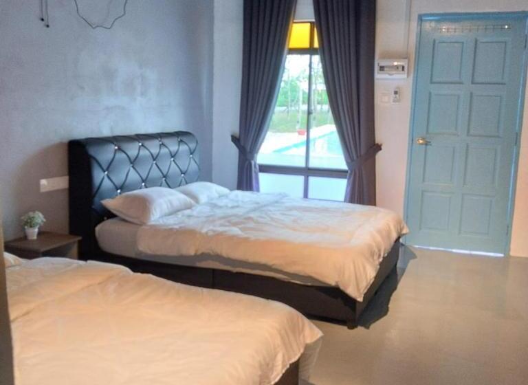 Семейный Номер, Adana Homestay & Pool