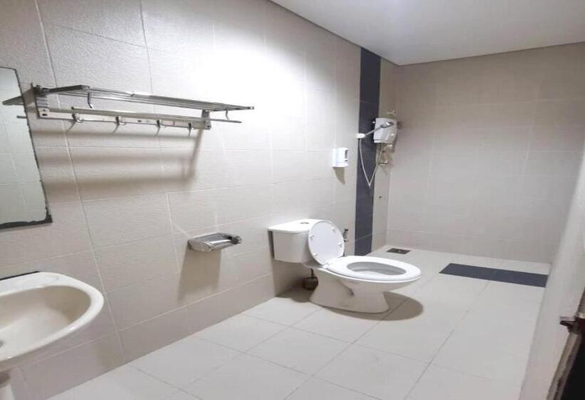 اتاق لوکس با تخت بزرگ, Oyo 90883 Pavilion Inn