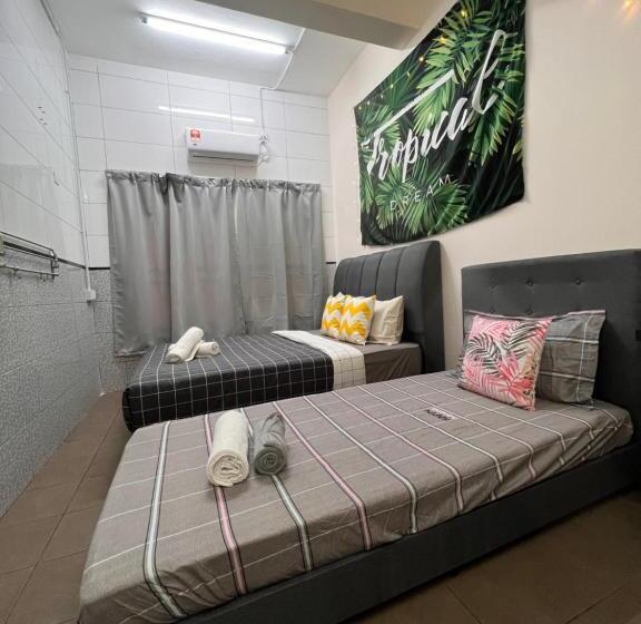 Трехместный Номер Стандарт с Видом, Room1#ig Theme Bargainous#shared Bathroom#3pax#2min Kek Lok Si