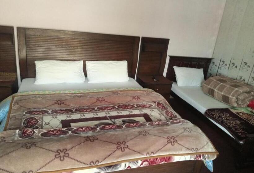 اتاق استاندارد سه تخته با بالکن, Al Sadiq Guest House