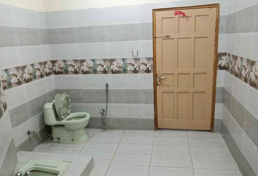 اتاق استاندارد سه تخته با بالکن, Al Sadiq Guest House