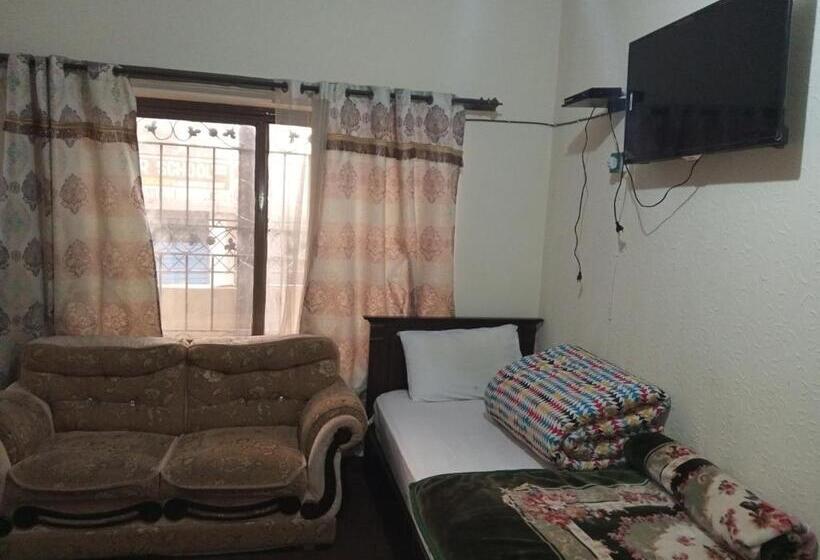 Economy Triple Room, Al Sadiq Guest House