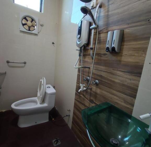 Номер Стандарт, Mann Maju Inn & Hotel Kuala Berang