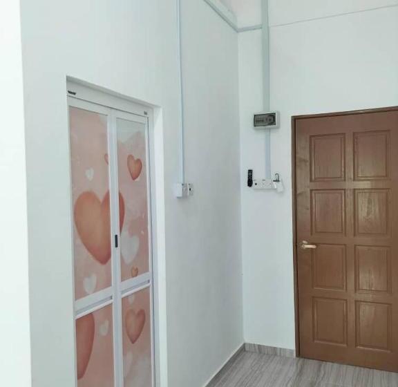 패밀리 룸, Kangar Jaya Lodging