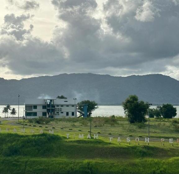 Номер Стандарт Трехместный, Terinai Tasoh Lake View Resort