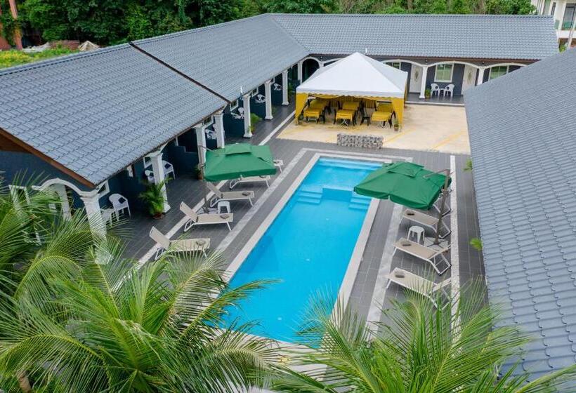 Quarto Triplo Estandar, Cenang Rooms With Pool By Virgo Star Resort
