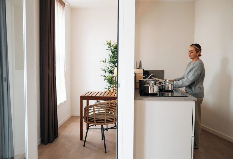Апартаменты Deluxe 1 Спальня, Urban Suites