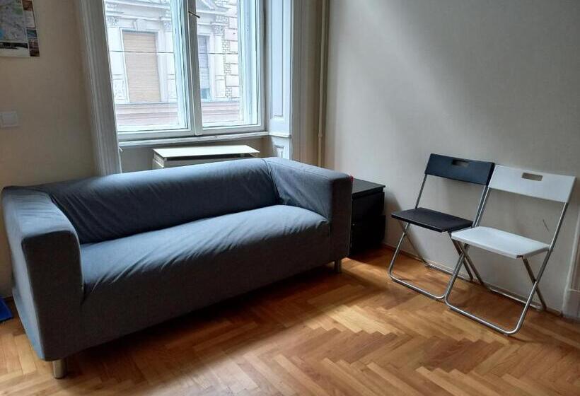 スタンダードシングルルーム, Gb Apartments
