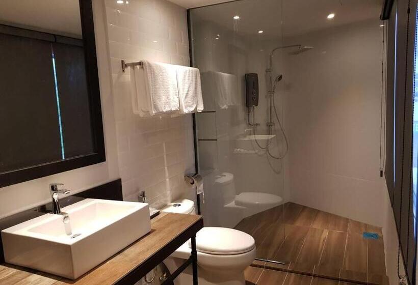 Family Suite, Kristal