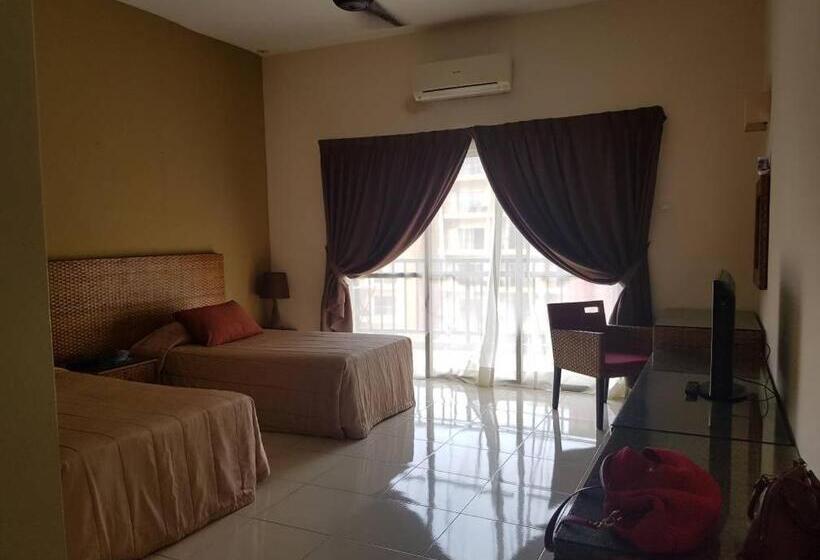 Студио Стандарт Вид на Бассейн, Qastury Gold Coast Morib Resort