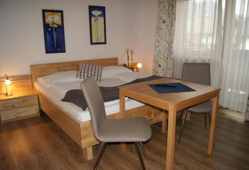 اتاق استاندارد سه نفره, Pension Schipflinger Itter