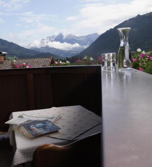 اتاق استاندارد سه نفره, Pension Schipflinger Itter
