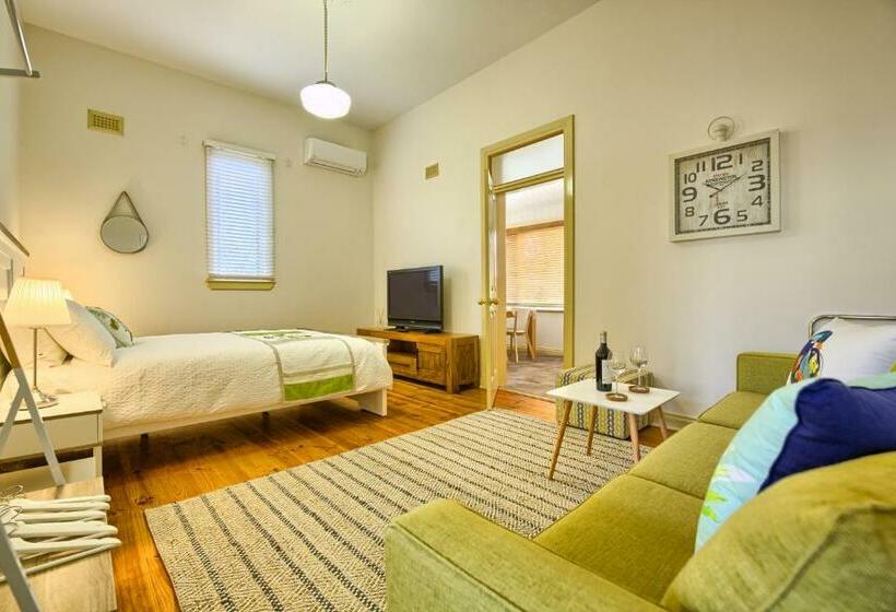 Люкс, Spencer Suites Albany