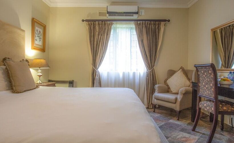 Номер Deluxe, At Heritage House
