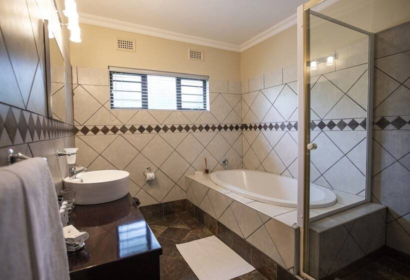 Номер Deluxe, At Heritage House
